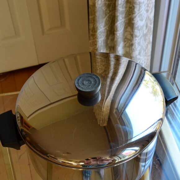 Revere Ware 6 Qt Stainless Steel Pot with Lid - Picture 2 of 9